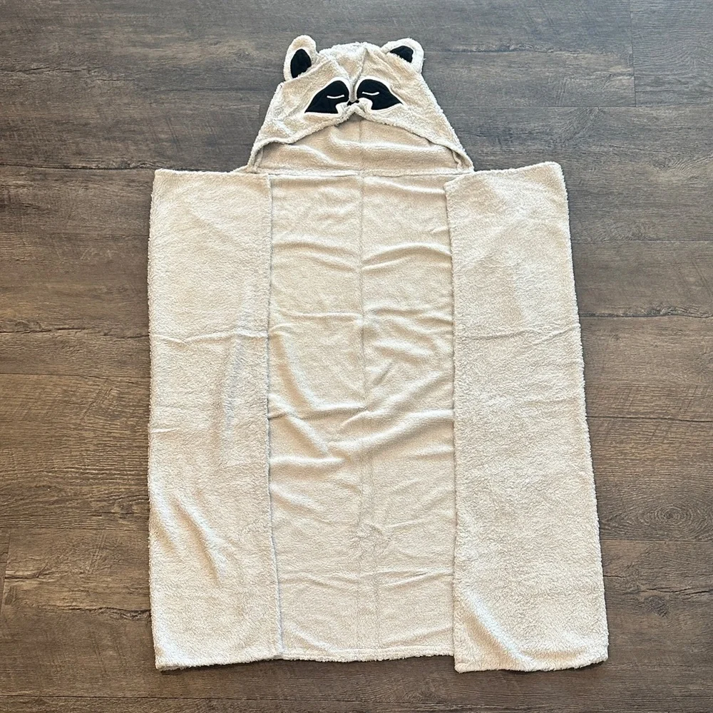Natemia Ultra Soft Organic Bamboo Gray‎ Racoon Hooded Baby/Toddler Bath Towel